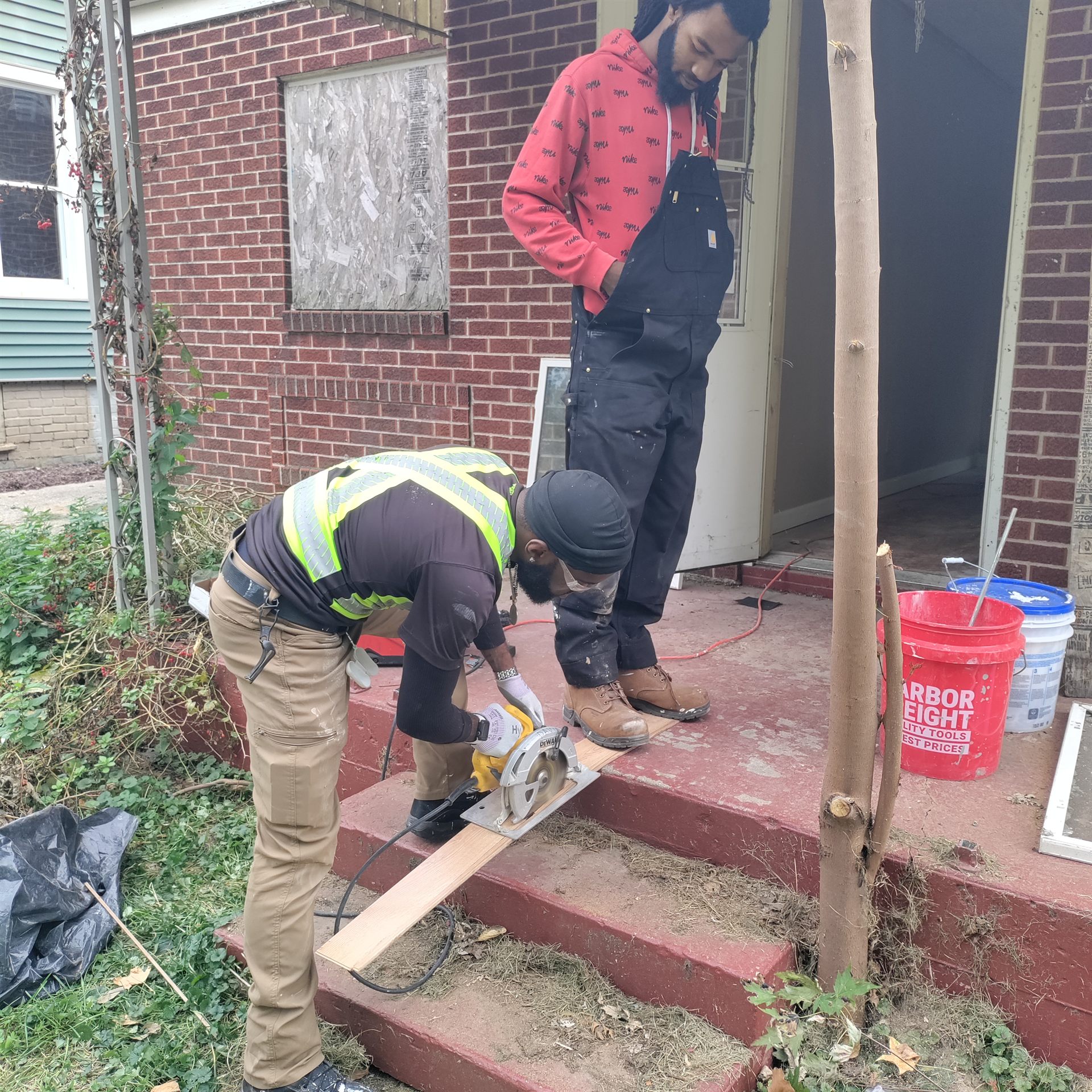 Exterior apprenticeship jobsite activity connected to One Level training